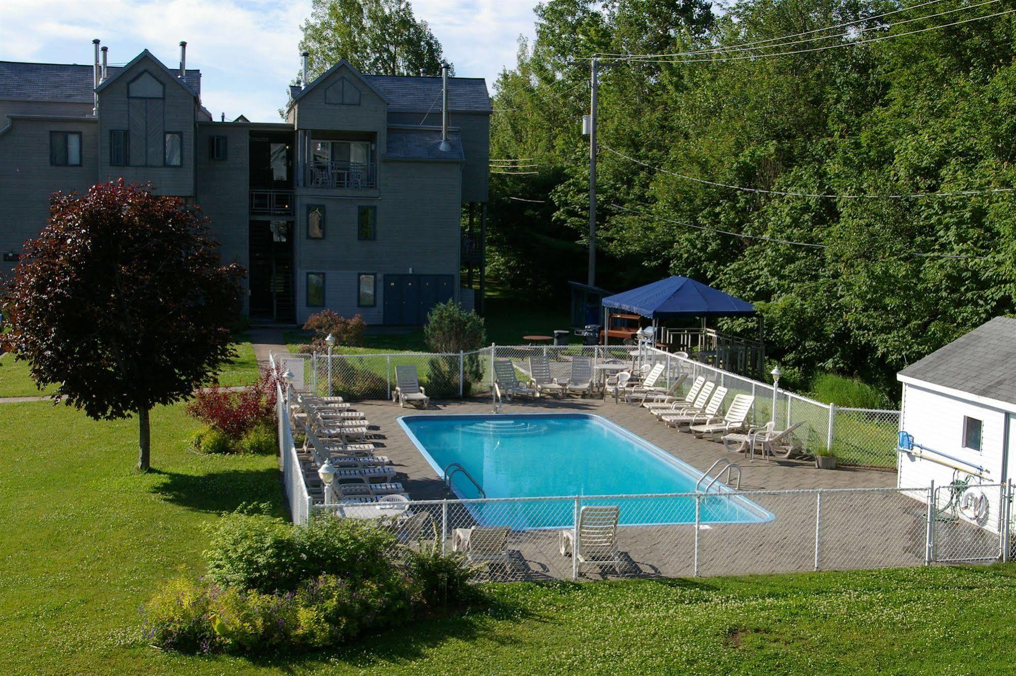 Holiday Villa Resorts At Mont Ste Anne Beaupré Exterior foto